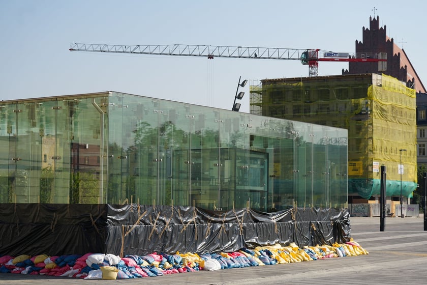 Układanie worków pod NFM-em, 18 września 2024