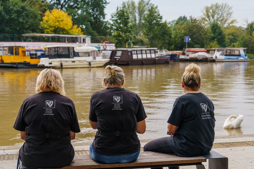 Statki i łodzie wrocławskiej żeglugi wycieczkowej na Odrze w okresie zagrożenia powodzią