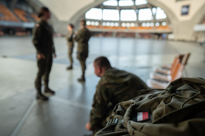 Wojsko pomaga powodzianom z Wrocławia i Dolnego Śląska, żołnierze są zakwaterowani w kompleksie Hali Stulecia
