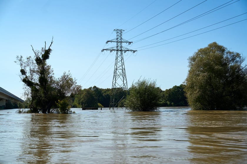 Patrol policyjny na Odrze we Wrocławiu