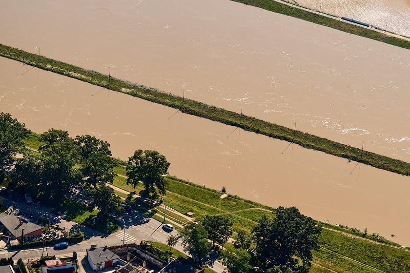 Wrocław z lotu ptaka. Zdjęcia lotnicze z powodzi [21 września]