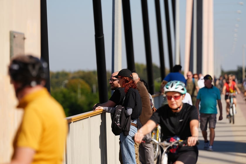 Most Milenijny nad Odrą we Wrocławiu: Dobry widok na Odrę