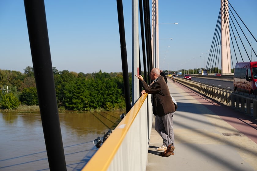 Most Milenijny nad Odrą we Wrocławiu: Dobry widok na Odrę