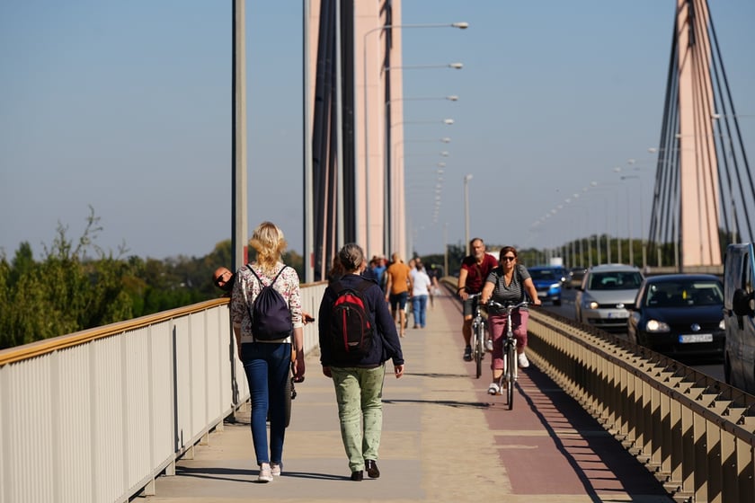 Most Milenijny nad Odrą we Wrocławiu: Dobry widok na Odrę
