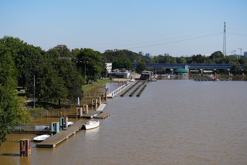 Most Milenijny nad Odrą we Wrocławiu: Dobry widok na Odrę