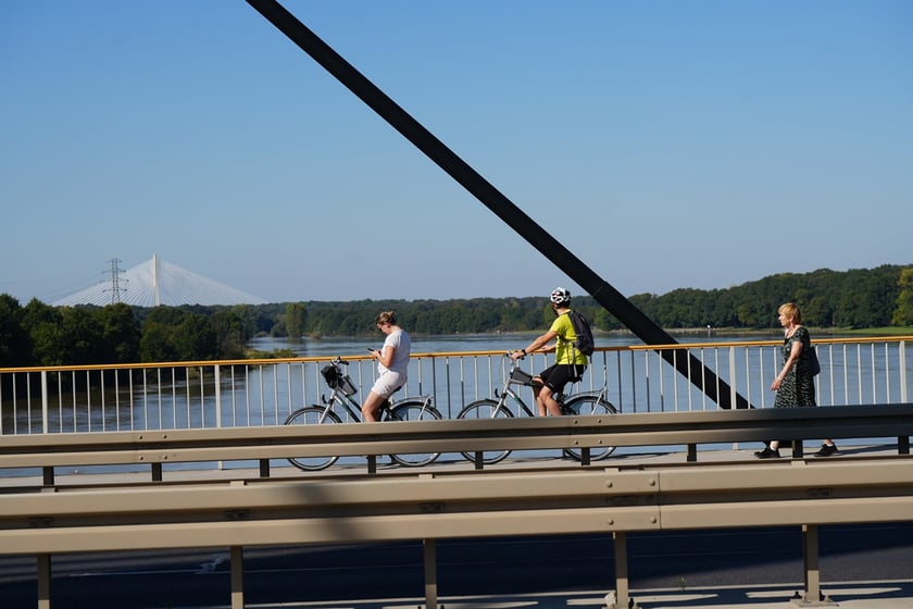 Most Milenijny nad Odrą we Wrocławiu: Dobry widok na Odrę