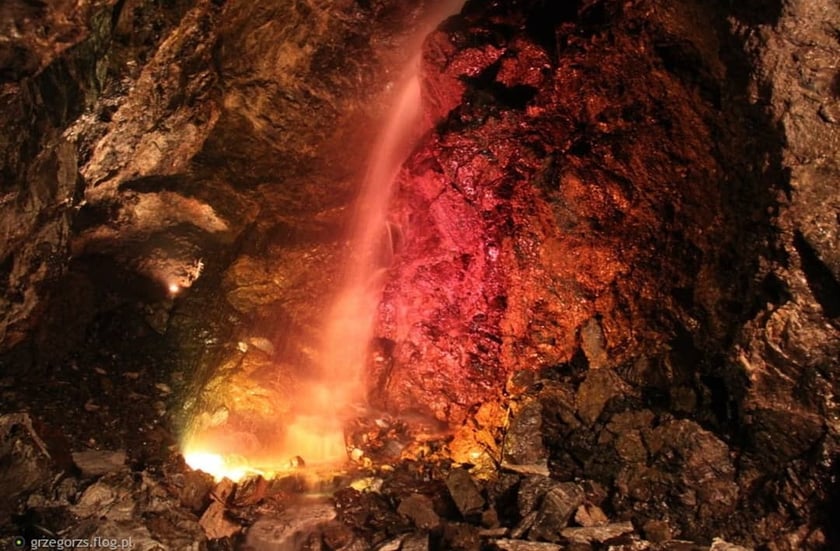 Podziemny wodospad w Kopalni Złota