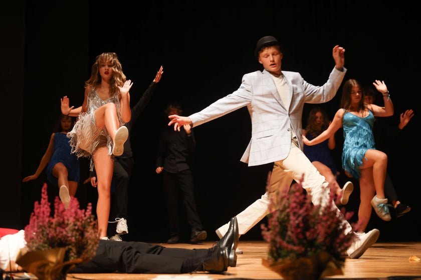 4 października LO nr XIV przy al. Brücknera świętowało 50. rocznicę powstania