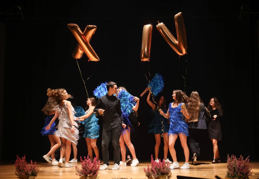 4 października LO nr XIV przy al. Brücknera świętowało 50. rocznicę powstania