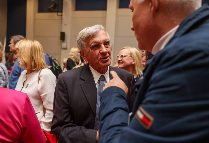 4 października LO nr XIV przy al. Brücknera świętowało 50. rocznicę powstania