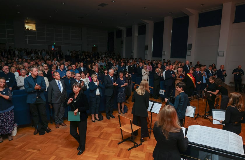 4 października LO nr XIV przy al. Brücknera świętowało 50. rocznicę powstania