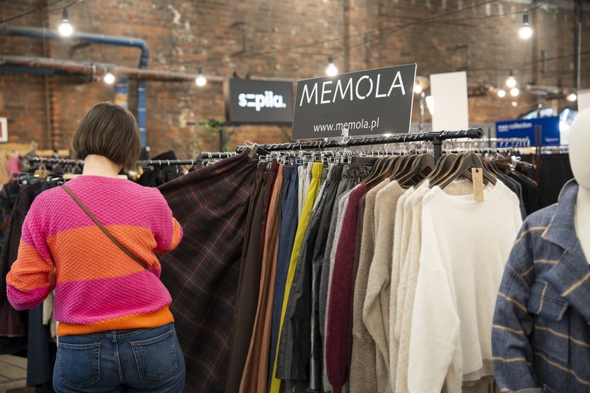 Festiwal Kupuj Świadomie w Czasoprzestrzeni (Zajezdnia Dąbie), czyli moda, kosmetyki, słodkości i rośliny do kupienia