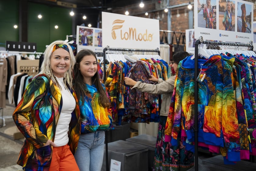 Festiwal Kupuj Świadomie w Czasoprzestrzeni (Zajezdnia Dąbie), czyli moda, kosmetyki, słodkości i rośliny do kupienia