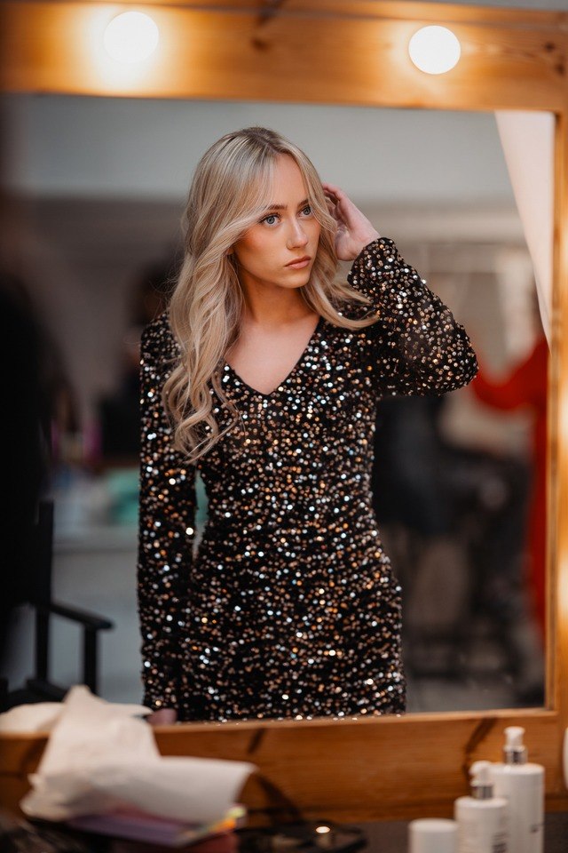 Zakulisowe wykonane podczas oficjalnej sesji fotograficznej