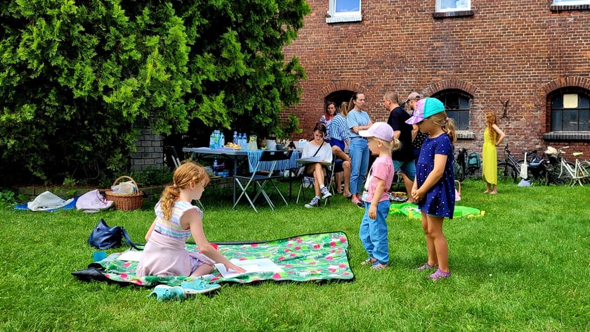 Rodzinne warsztaty malarskie w plenerze