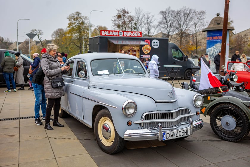 VII Niepodległościowe Spotkanie Klasycznych Pojazdów przy Centrum Historii Zajezdnia  we Wrocławiu