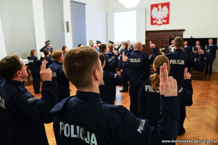 Ślubowanie nowych policjantów we Wrocławiu