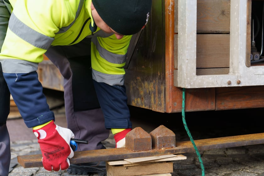 Ustawianie Jarmarku Bożonarodzeniowego