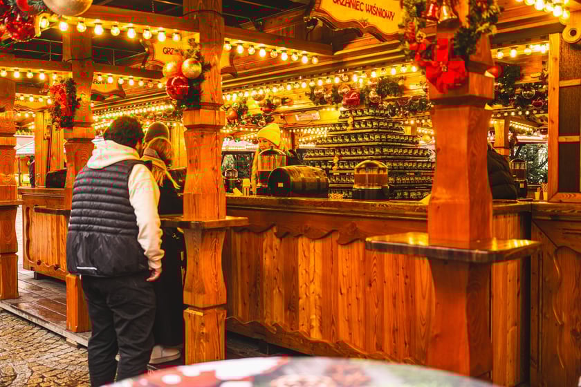 Wrocławski Jarmark Bożonarodzeniowy 2024 w dniu otwarcia (29 listopada)