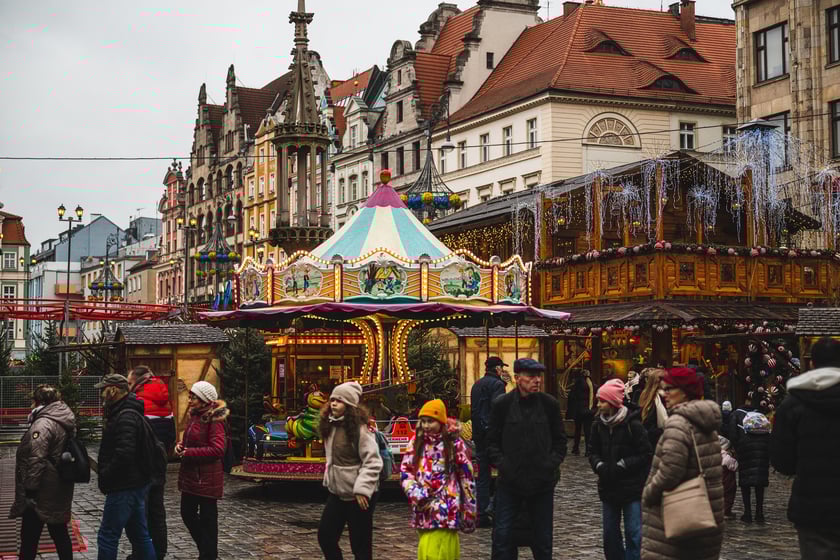 Wrocławski Jarmark Bożonarodzeniowy 2024 w dniu otwarcia (29 listopada)