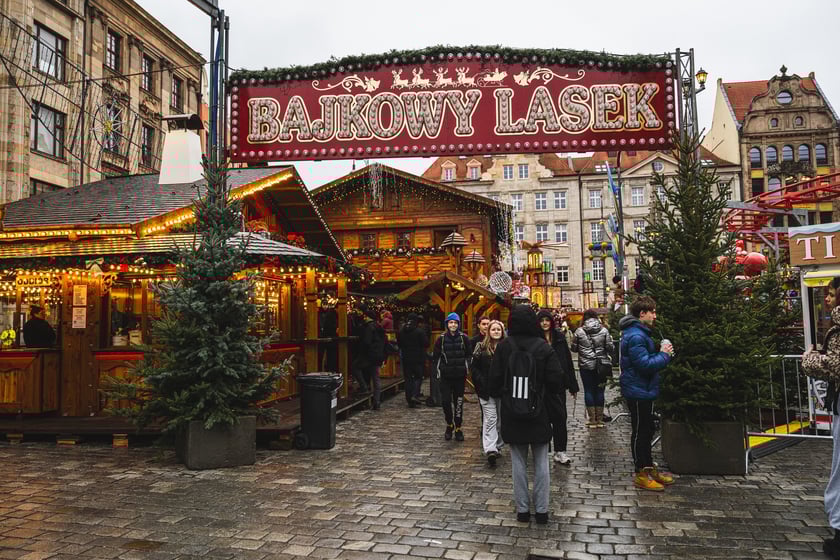 Wrocławski Jarmark Bożonarodzeniowy 2024 w dniu otwarcia (29 listopada)