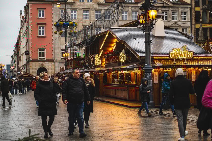 Wrocławski Jarmark Bożonarodzeniowy 2024 w dniu otwarcia (29 listopada)