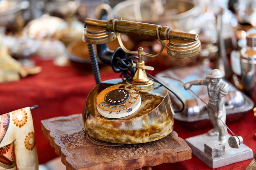 Giełda staroci pod katedrą św. Marii Magdaleny. Wrocław, 6-8.12.2024