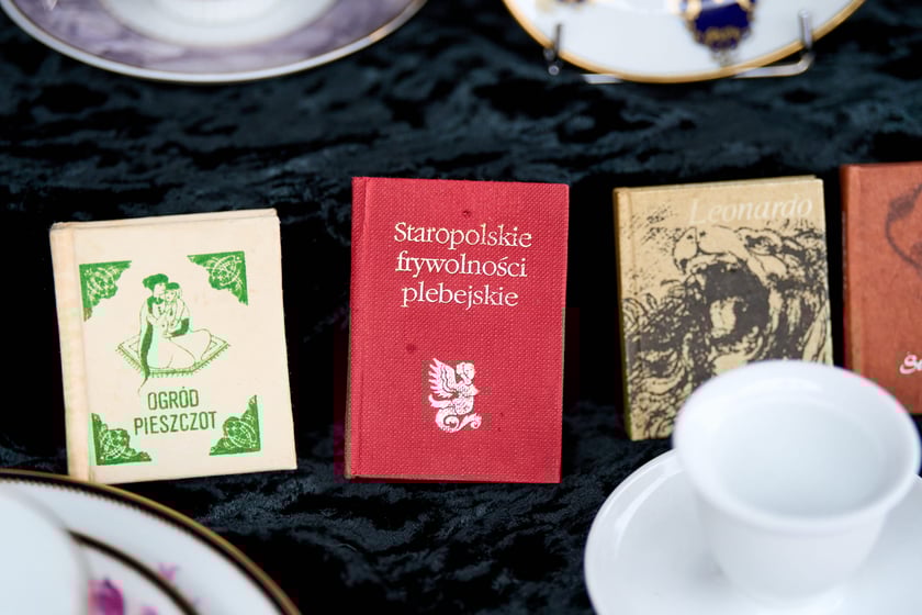 Giełda staroci pod katedrą św. Marii Magdaleny. Wrocław, 6-8.12.2024