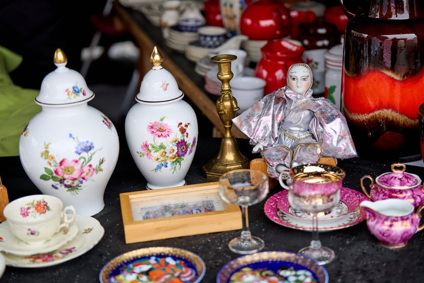 Giełda staroci pod katedrą św. Marii Magdaleny. Wrocław, 6-8.12.2024