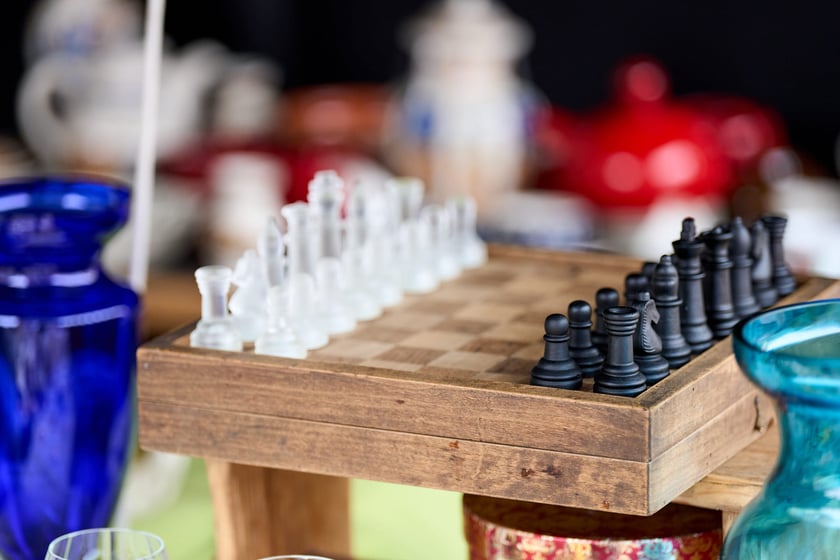 Giełda staroci pod katedrą św. Marii Magdaleny. Wrocław, 6-8.12.2024