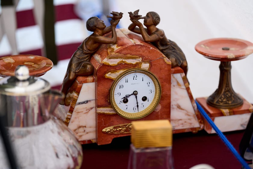 Giełda staroci pod katedrą św. Marii Magdaleny. Wrocław, 6-8.12.2024