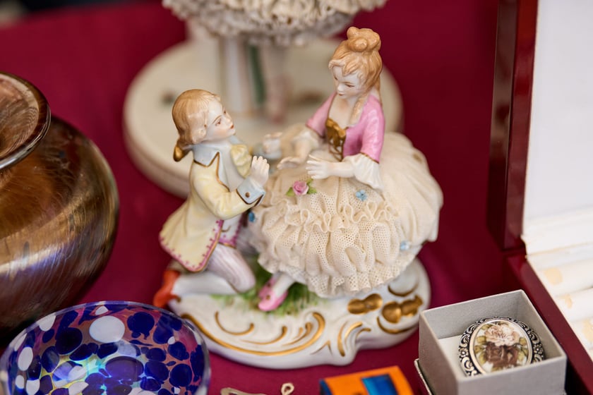 Giełda staroci pod katedrą św. Marii Magdaleny. Wrocław, 6-8.12.2024