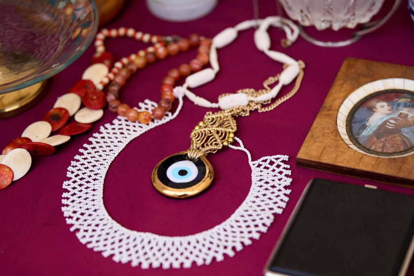 Giełda staroci pod katedrą św. Marii Magdaleny. Wrocław, 6-8.12.2024