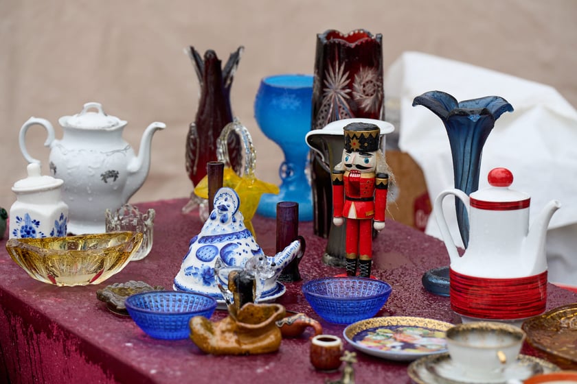 Giełda staroci pod katedrą św. Marii Magdaleny. Wrocław, 6-8.12.2024