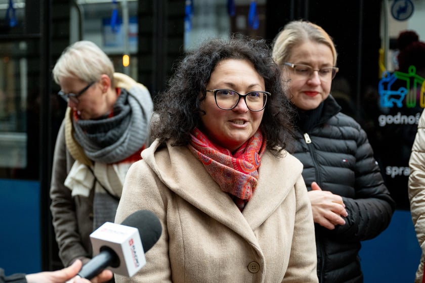 Dziś, 10 grudnia, w Międzynarodowy Dzień Praw Człowieka, wyruszył tramwaj poświęcony naszym niezbywalnym prawom. Na przystanku "Opera" nastąpiła inauguracja tramwaju, który tak oklejony będzie kursował przez cały rok