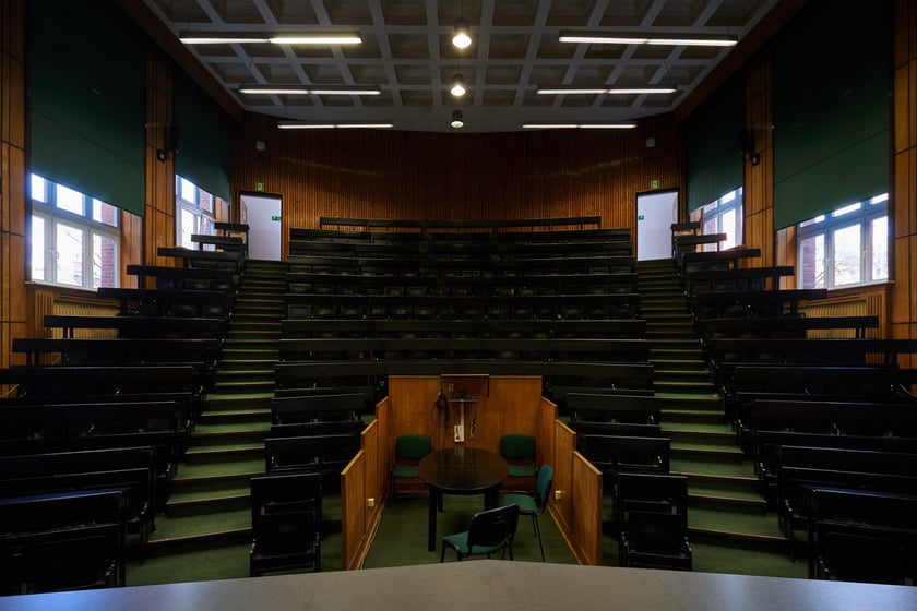 Wnętrza dawnej Kliniki Chururgii Uniwersytetu Medycznego we Wrocławiu