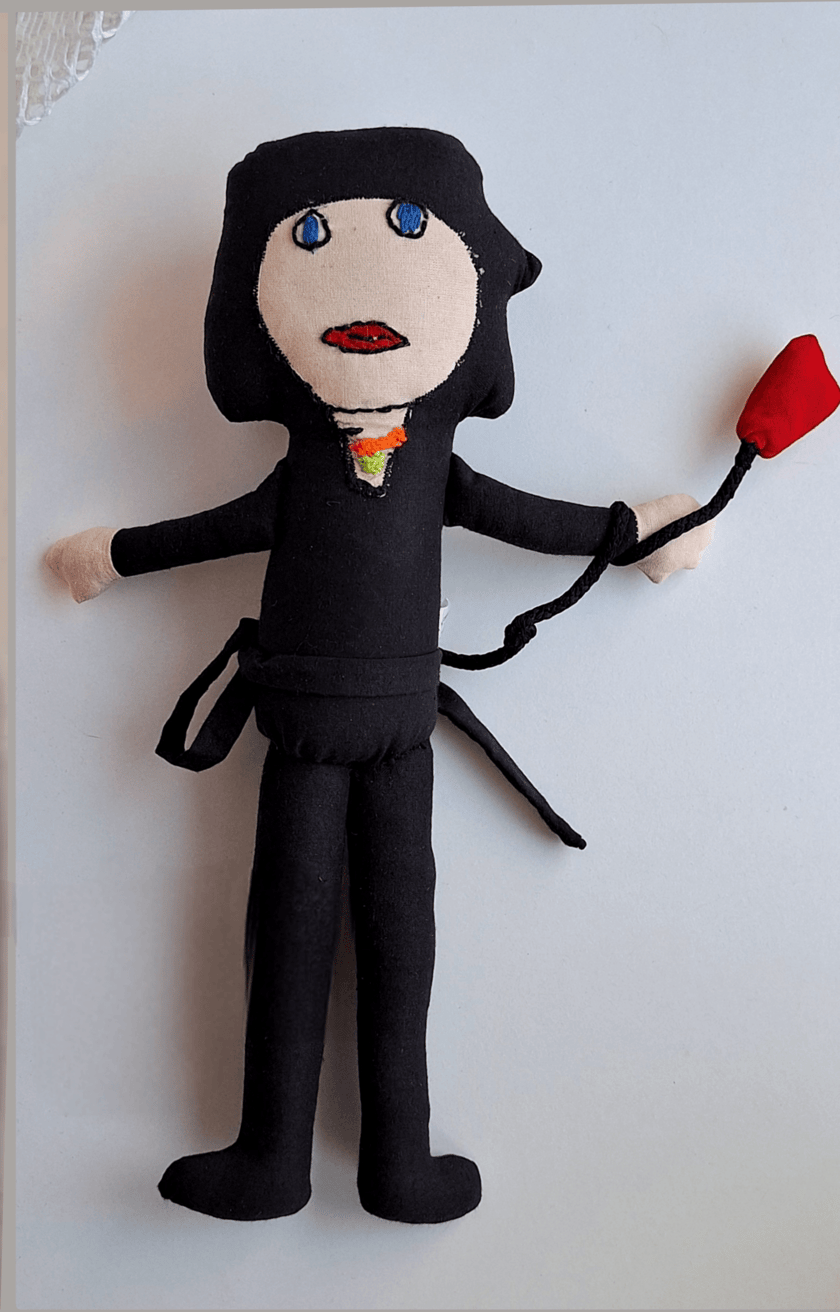 Maskotki uszyte na podstawie rysunk&oacute;w dziecięcych oraz same rysunki