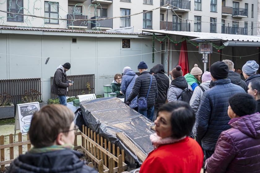 Akcja rozdawaniu kubłów na bioodpady - Targowisko ul. Ptasia 21.12.2024