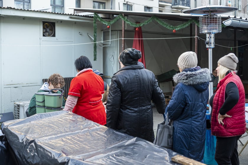 Akcja rozdawaniu kubłów na bioodpady - Targowisko ul. Ptasia 21.12.2024