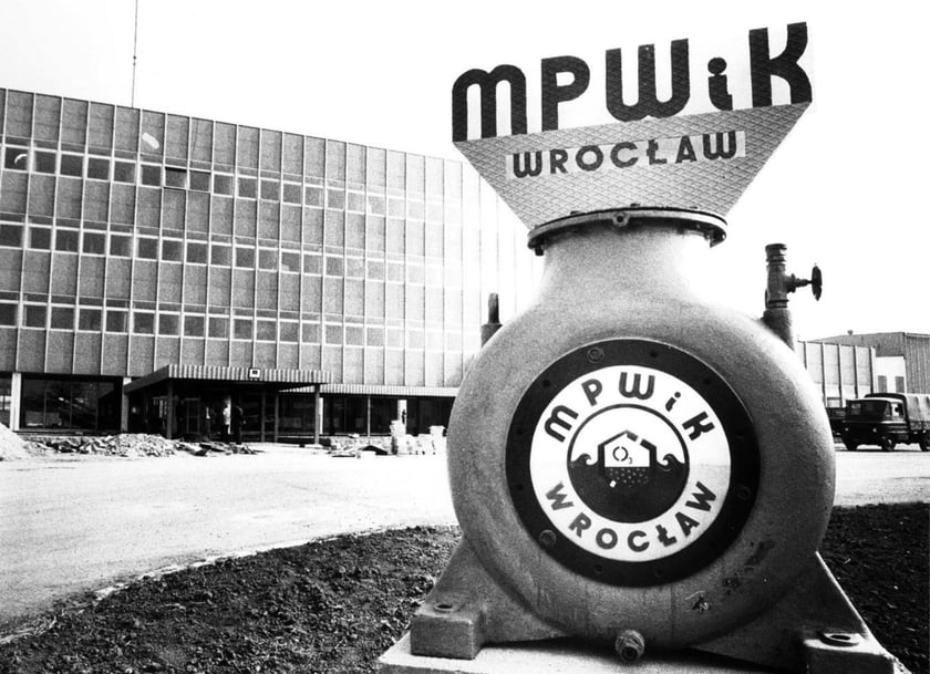 Zakład oddano do użytku w 1982 roku. Od tamtej pory Wrocław przestał borykać się z niewystarczającą ilością wody.