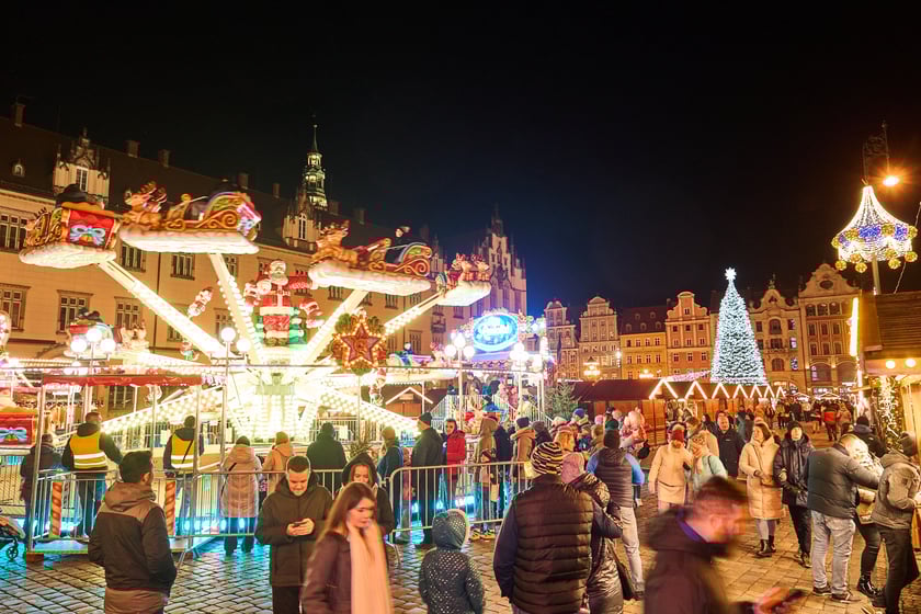 Sylwester 2024/2025 na wrocławskim Jarmarku Bożonarodzeniowym. Magiczne zdjęcia z Rynku