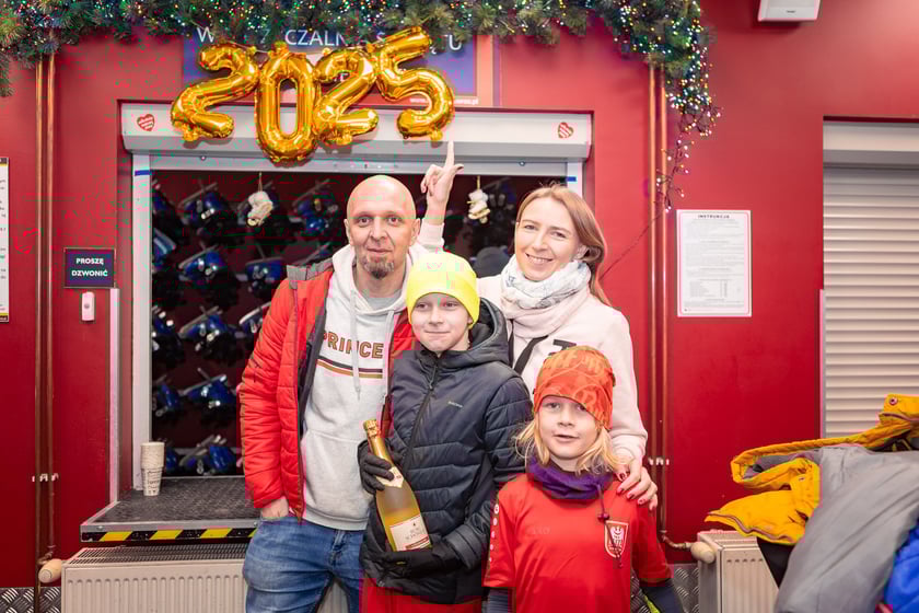 Sylwester na lodzie czyli zabawa na łyżwach przy Spiskiej we Wrocławiu