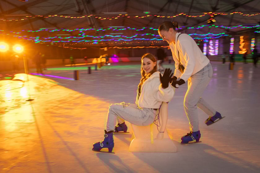 Sylwester na lodzie czyli zabawa na łyżwach przy Spiskiej we Wrocławiu