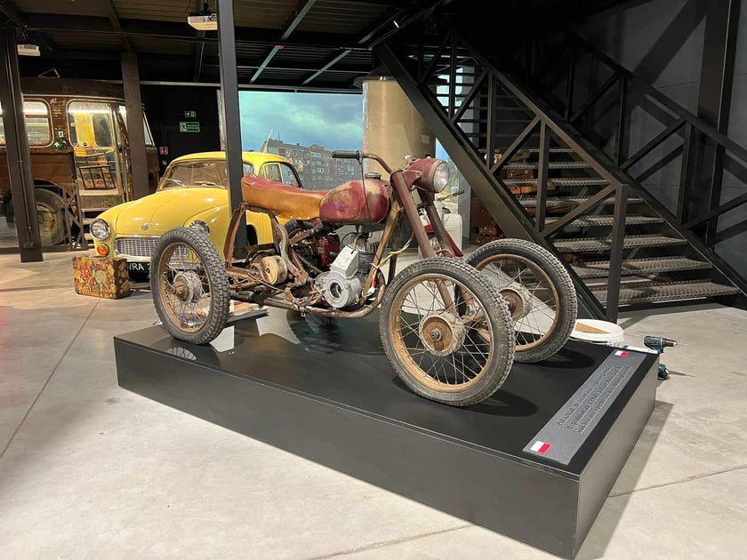 Eksponat w Muzeum Motoryzacji WENA w Oławie