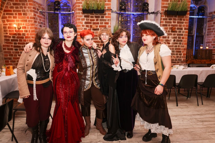 Studniówka Liceum Sztuk Plastycznych im. Stanisława Kopystyńskiego w Starym Klasztorze (18 stycznia 2025)