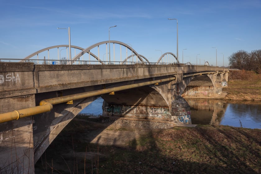 Stare mosty Chrobrego we Wrocławiu w styczniu 2025 roku