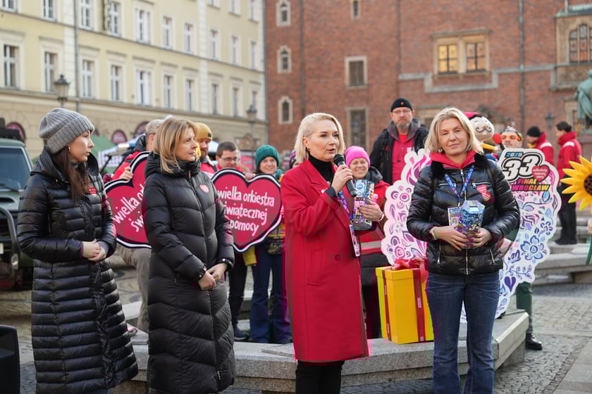 Finał WOŚP 2025 we Wrocławiu. Odsłonięcie krasnala WOŚPka z udziałem wiceprezydent Wrocławia Renaty Granowskiej