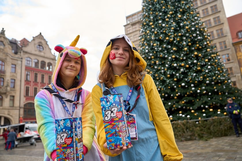 Wolontariusze podczas 33. finału WOŚP we Wrocławiu