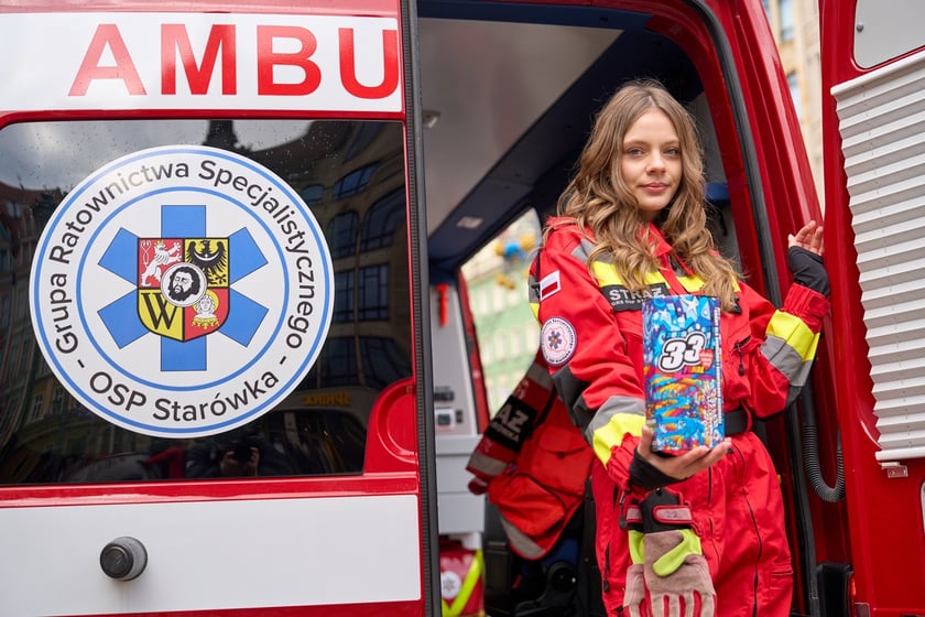 Wolontariusze podczas 33. finału WOŚP we Wrocławiu