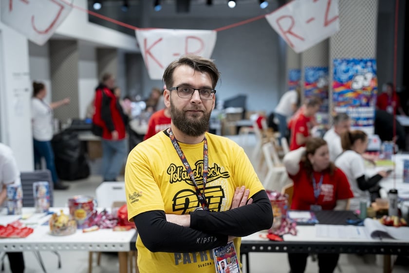Liczenie pieniędzy w sztabach WOŚP we Wrocławiu